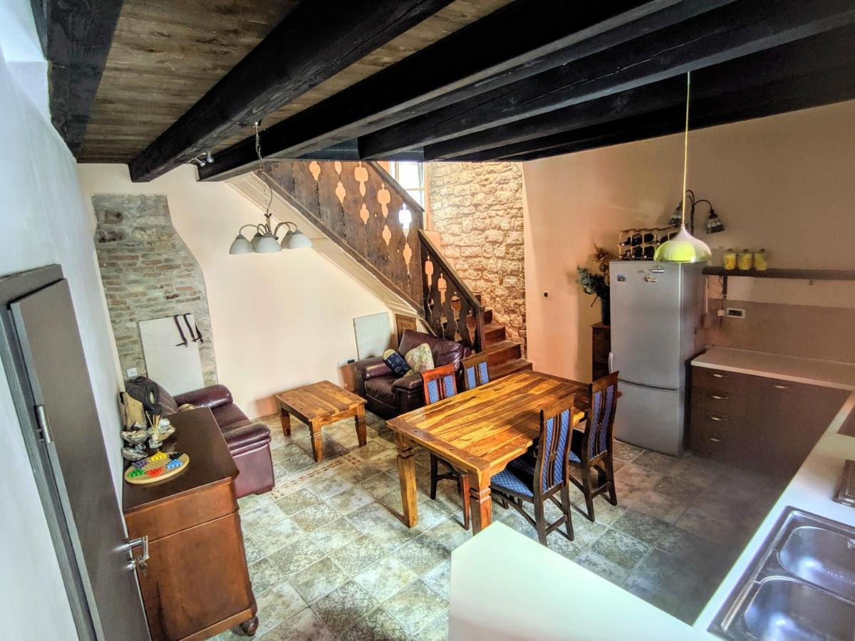 Private Courtyard Medieval Stone Home In Old Town Rovigno Esterno foto